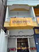 Twenty One Photo Studio