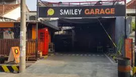 Smiley Garage