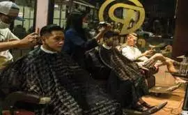 E18ht Barbershop 
